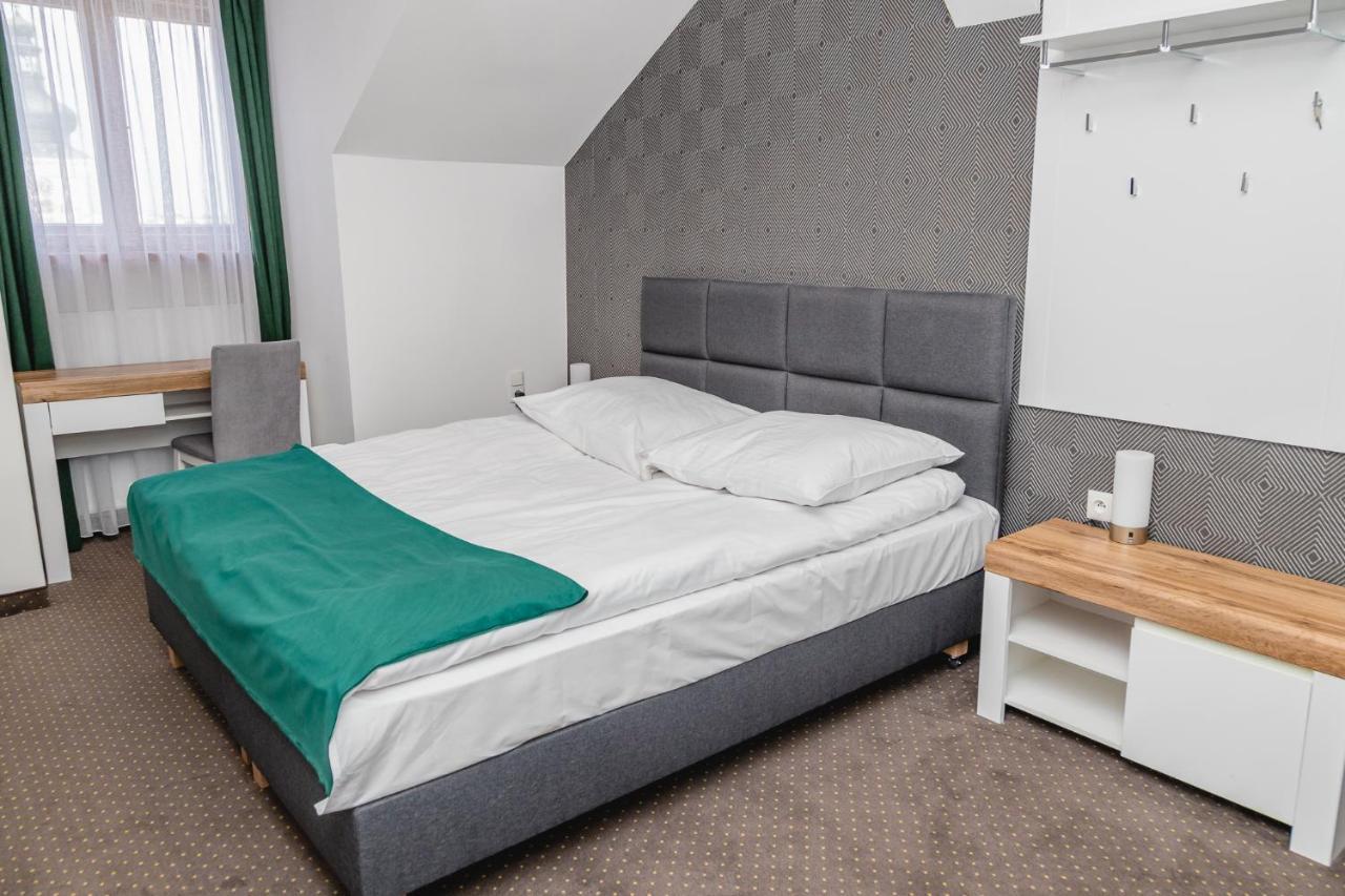The Old Townhouse Aparthotel Krosno Buitenkant foto