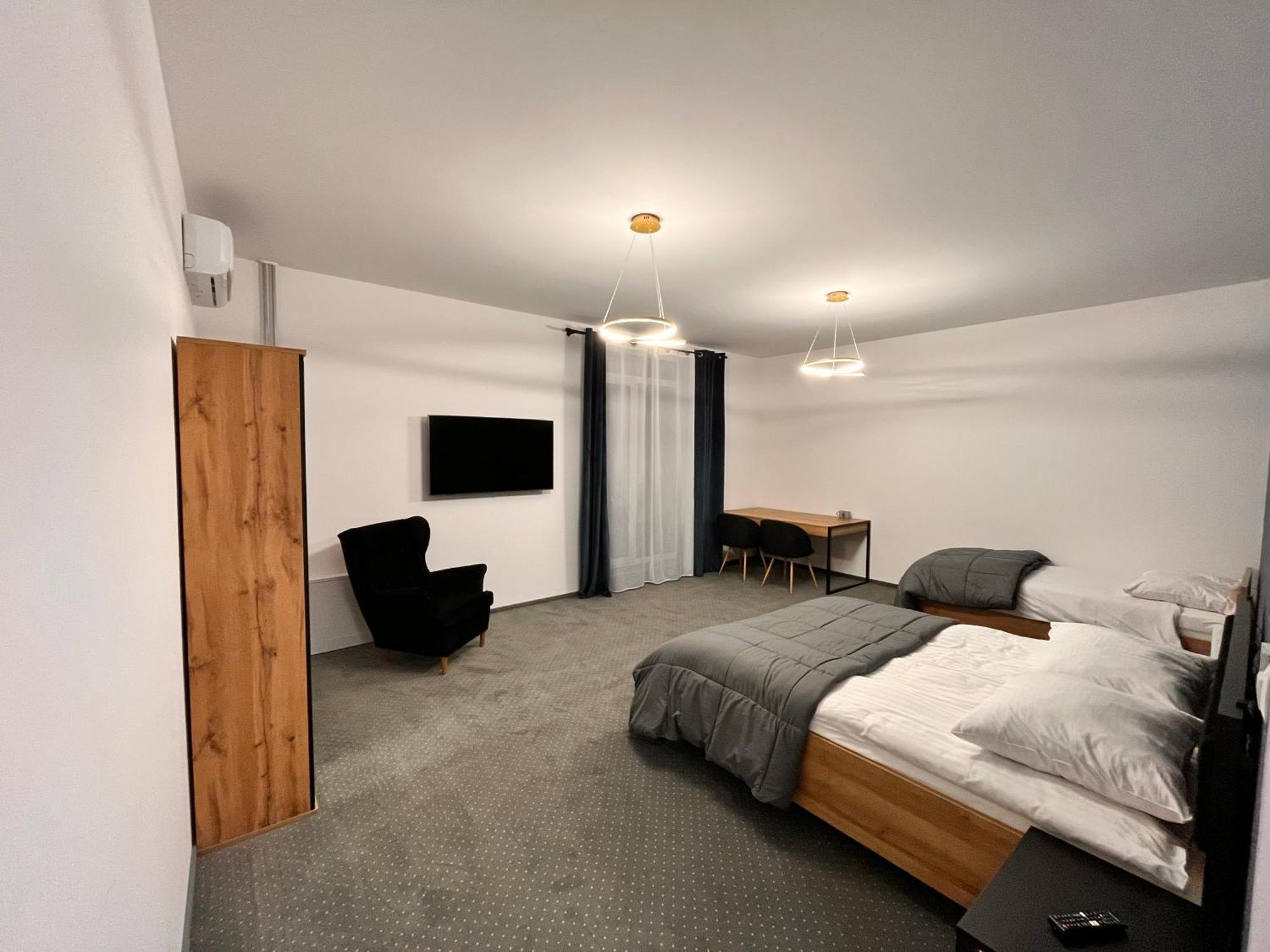 The Old Townhouse Aparthotel Krosno Buitenkant foto